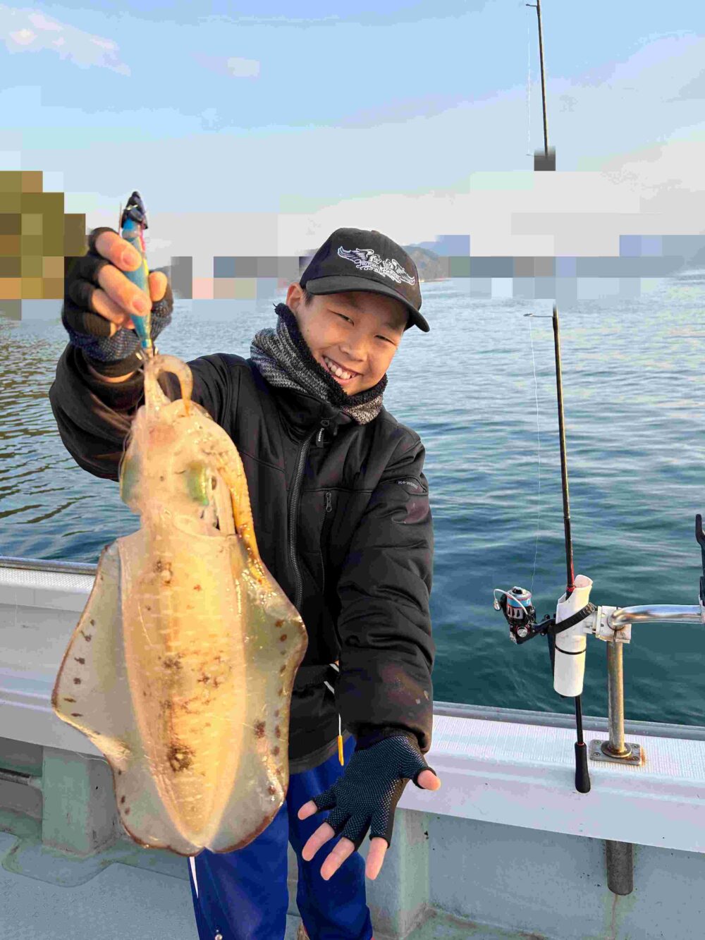 魚釣り タイ・シーチャン島南側で久々に泳がせ釣りクィーンフィッシュ カマス